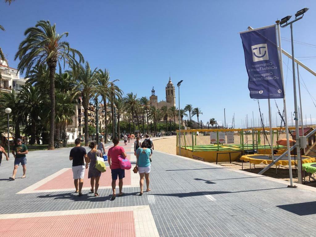 Sunny Flat In Sitges 30 Seconds To Beach, Balcony & Sea Views! Exterior foto